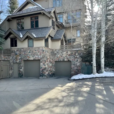 JUST REMODELED Beaver Creek mountain lux!  Heart of Arrowhead steps to ski lift.