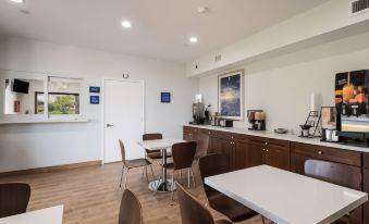 Americas Best Value Inn & Suites Porter North Houston - Housity