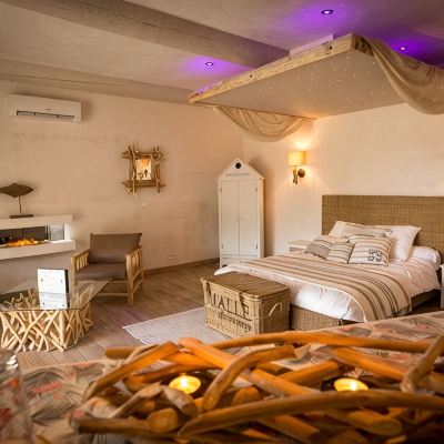 Romantic Suite, Hot Tub (La Paillote) Abri Cosy Promo Code