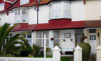 Birklands Guest House - Housity