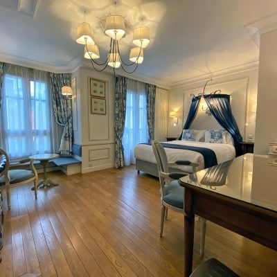 Deluxe Room Gavarni Promo Code