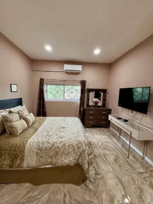 3-bedroom house in pleasant La Union with AC, WiFi Hotels in 