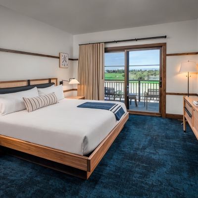 Deluxe Room with 1 King Bed and Mountain View - Accessible Pronghorn Resort Promo Code