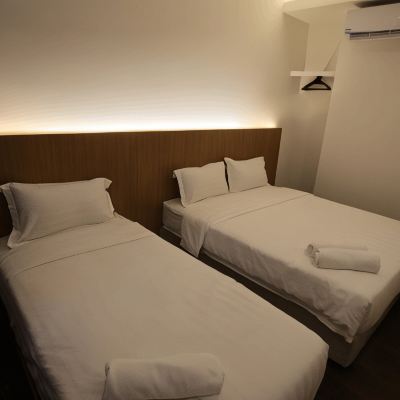 Bilik Double Deluxe dan Bilik Tunggal Kupon Place2Stay Business Hotel @ Metrocity