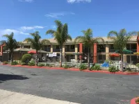 Super 8 by Wyndham Salinas