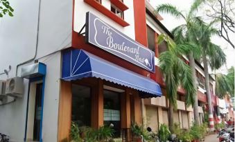 The Boulevard Hotel