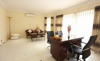 Eastern House - Peaceful Living at Diplomatic Zone