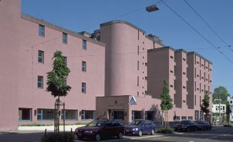 Zurich Youth Hostel - Housity