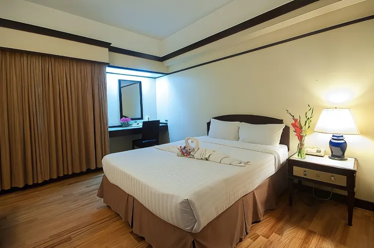ห้องดีลักซ์ เตียงใหญ่ 1 เตียง