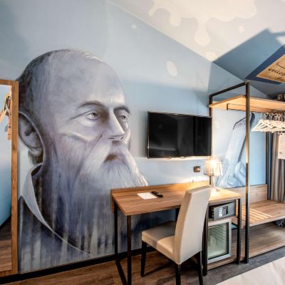 1 Queen Bed, Non-Smoking, Comfort Room, Convertible Into Two Twin Beds Muraless Art Hotel Promo Code