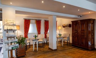 Hotel Schloss Rheinfels - Housity