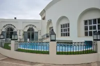 Suites Hôtel les Charmilles & Spa Отели в г. 