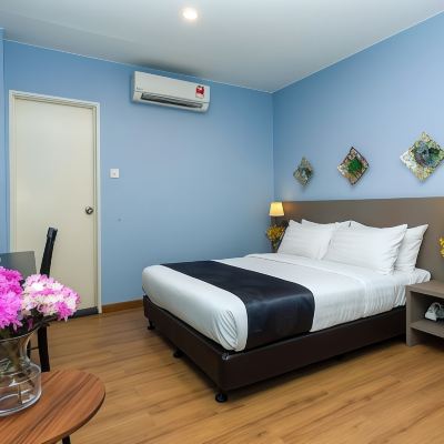 Bilik Deluxe King Kupon DK Hotel