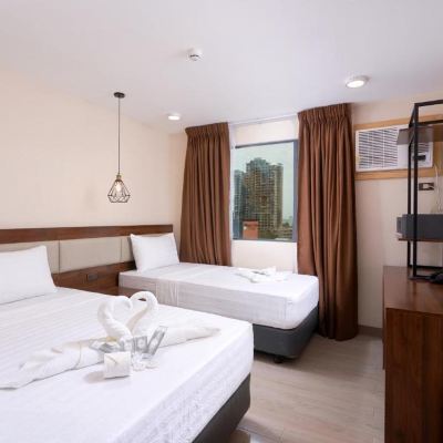 Deluxe Room Griffin Hotel and Suites Promo Code