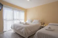 Rayentray Hostal Отели в г. 