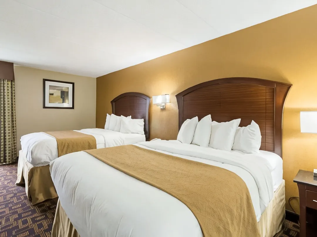 Quality Inn & Suites Arden Hills - Saint Paul North - Saint Paul, MN