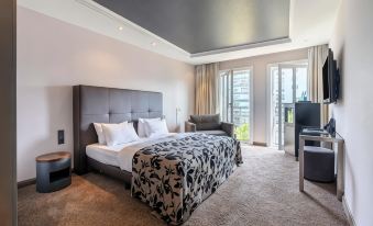 Hotel NEWBERLIN - Housity