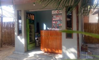 Sunrise Hotel Larantuka - Housity