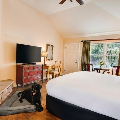Standard King Room-Non-Smoking Oregon Garden Resort Promo Code