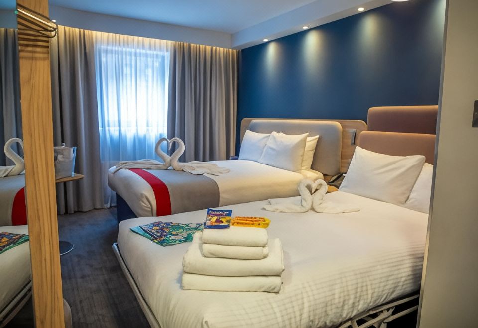 双人床房（带梳化床）