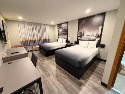 Super 8 by Wyndham Macomb Hotele w: 