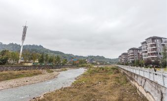 Wing House - Housity