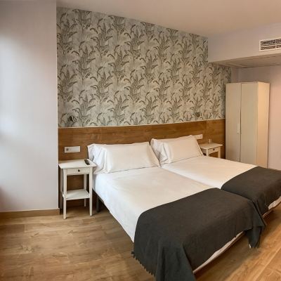 Twin Room Ensuite Aloha Hostel Promo Code