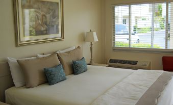 Legacy Harbour Hotel & Suites
