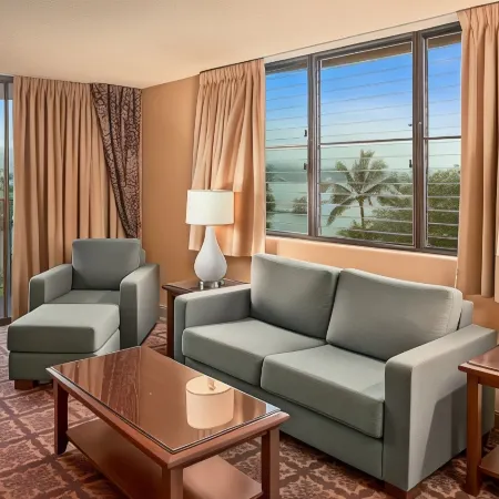 Hilo Hawaiian Hotel, Trademark Collection by Wyndham