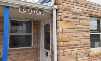 Scenic River Inn Motel - Housity