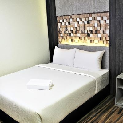 Bilik queen mewah Kupon ECO Hotel at Bukit Bintang