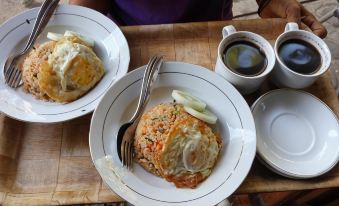 Sunrise Hotel Larantuka - Housity