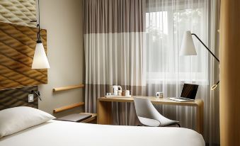 ibis Manchester Centre Princess Street - Housity