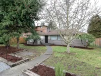 Spacious Retreat House Only 12 Miles from Seattle & Minutes 2 SeaTac Airport ベリアンのホテル