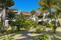Grand Sahāna 3 | Beachfront Studio Apartment | Digital Nomad Complex Hotels in 