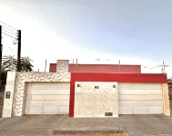 Residence with swimming pool and barbecue, very large and cozy house Hotels in 