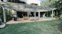 Villa with Golf Cart & Maid service Hotels in 