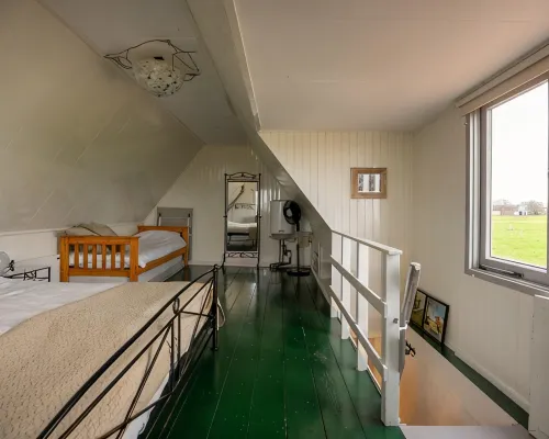 Comfortable and cozy cottage on farm Hotels in Beemster
