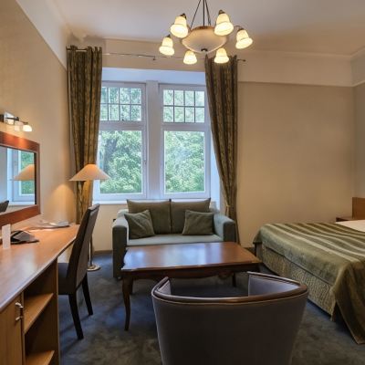 Standard Double Room Barclay Hotel Promo Code