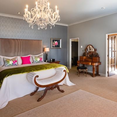 Deluxe Suite with Lake View Peppers on The Point Rotorua Promo Code