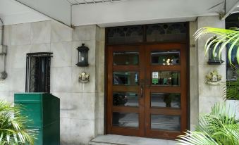 Adriatico Arms Hotel - Housity