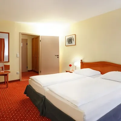 إنفيت هوتل آن دير كايزربورج Hotels near نوردشتات