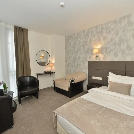 Art Plaza Hotel
