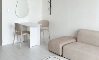 Rooftop Moonlight Pension - Housity