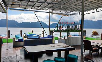 Hotel Maninjau Indah - the Lakeside Resort