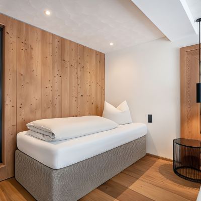 Deluxe One-Bedroom Suite With Balcony