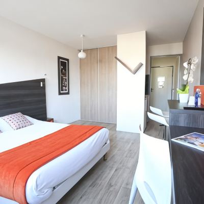 Double Studio Adonis Paris Sud Promo Code