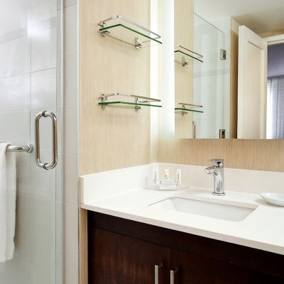 Deluxe One Bedroom Suite Residence Inn by Marriott Montréal Downtown Promo Code