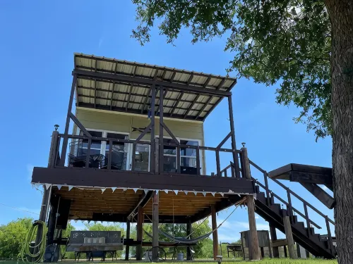 Romantic Waterfront Cabin on the River Near Possum Kingdom Lake