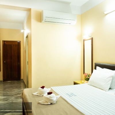 Deluxe Triple Room, 3 Twin Beds, Smoking